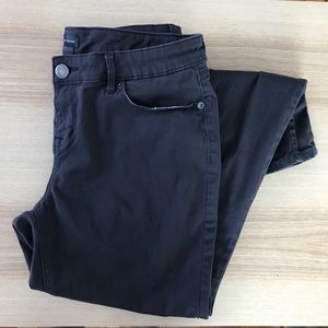 Limited Skinny Pant